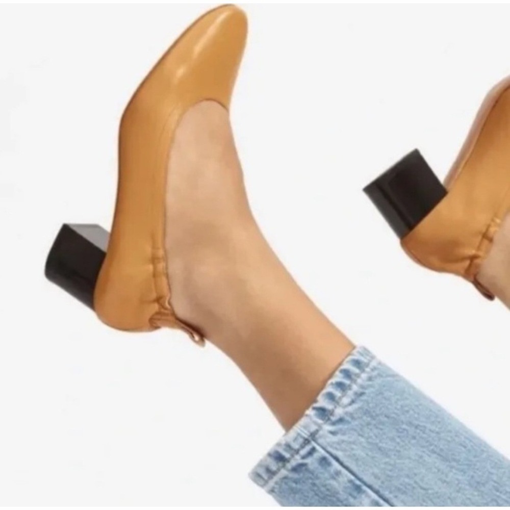 Everlane The Day Heel in Honey Leather Block Heel Pumps Mustard Yellow Size 8